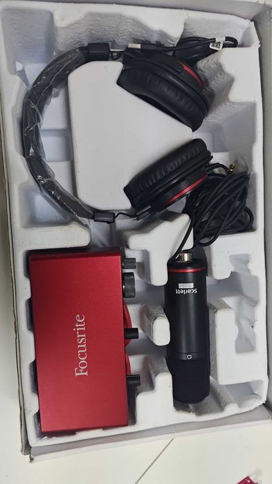 Focusrite Scarlett 2i2 Studio (3ª Geração) – Kit Completo