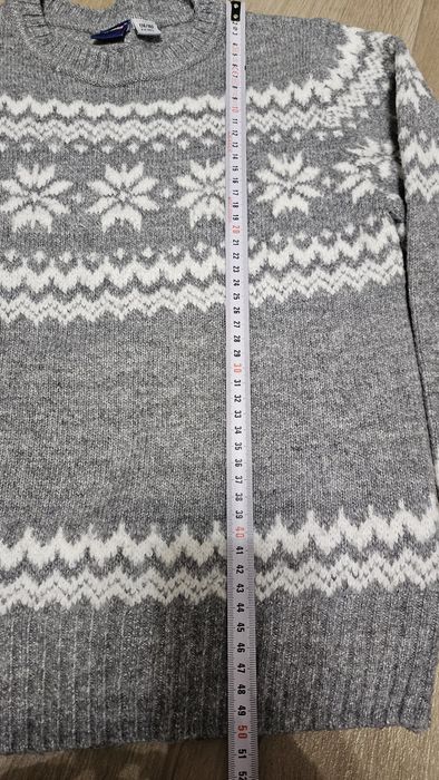 Sweter zimowy 134-140 cm