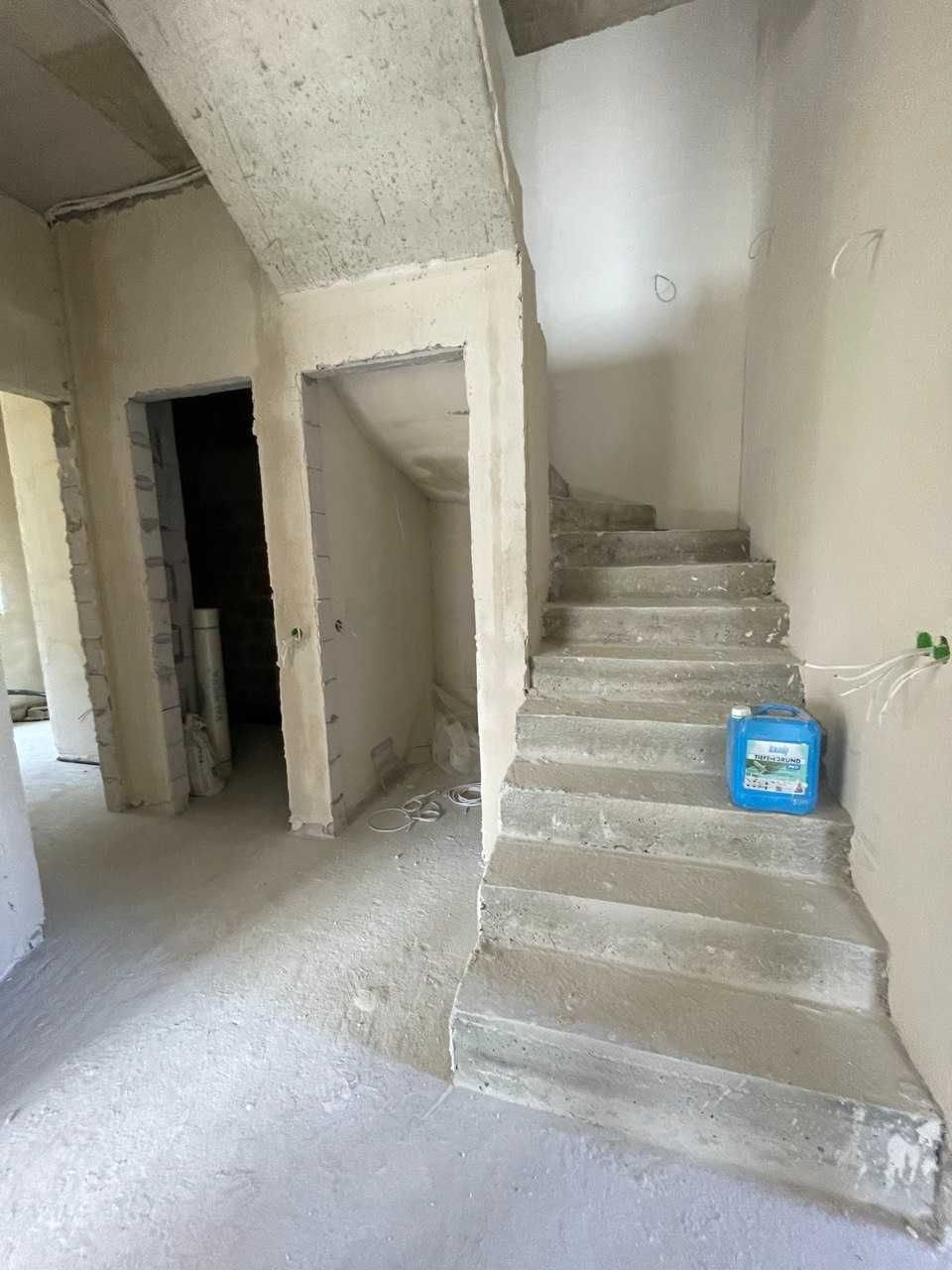 Продаж правої частини дуплекса 145 м2 у Винниках