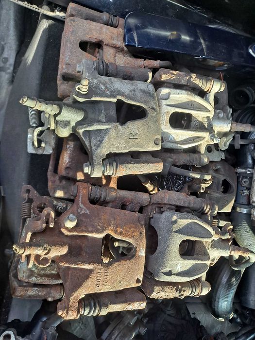 Ford Mondeo mk3 III HB kombi Zacisk lewy prawy tył