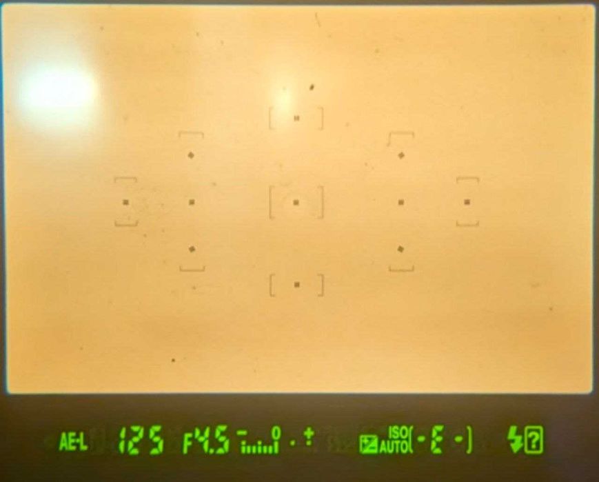 Nikon D3300 + Lente 18-55mm + 2 Baterias & Carregador + Bolsa