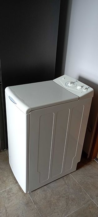 Pralka  Whirlpool z górnym wsadem, jak nowa.