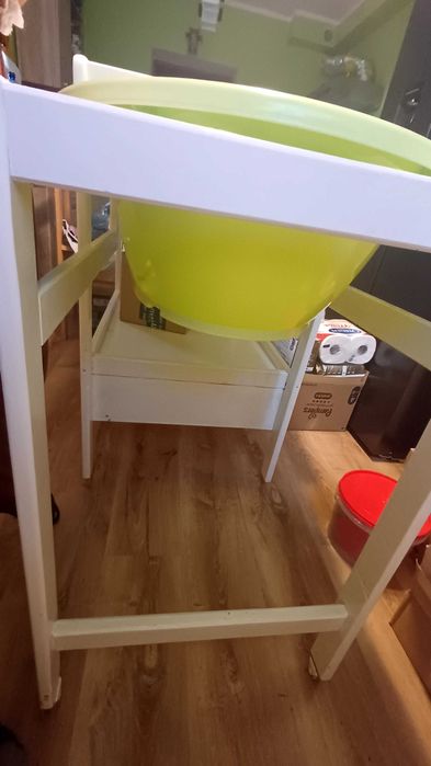 Przewijak z wanienka