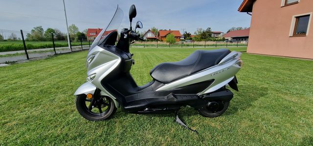 Skuter Suzuki Burgman 125