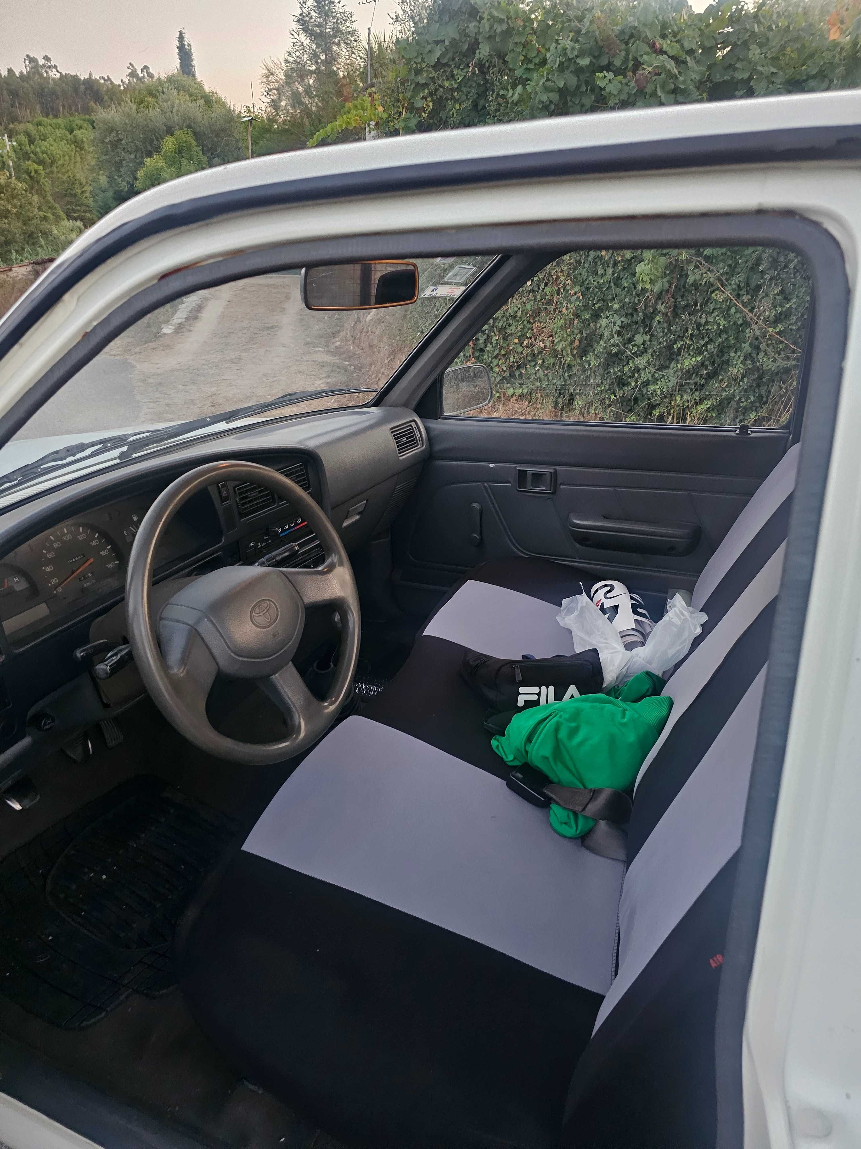TOYOTA HILUX direção assistida