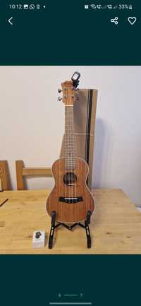 Ukulele stroik stojak