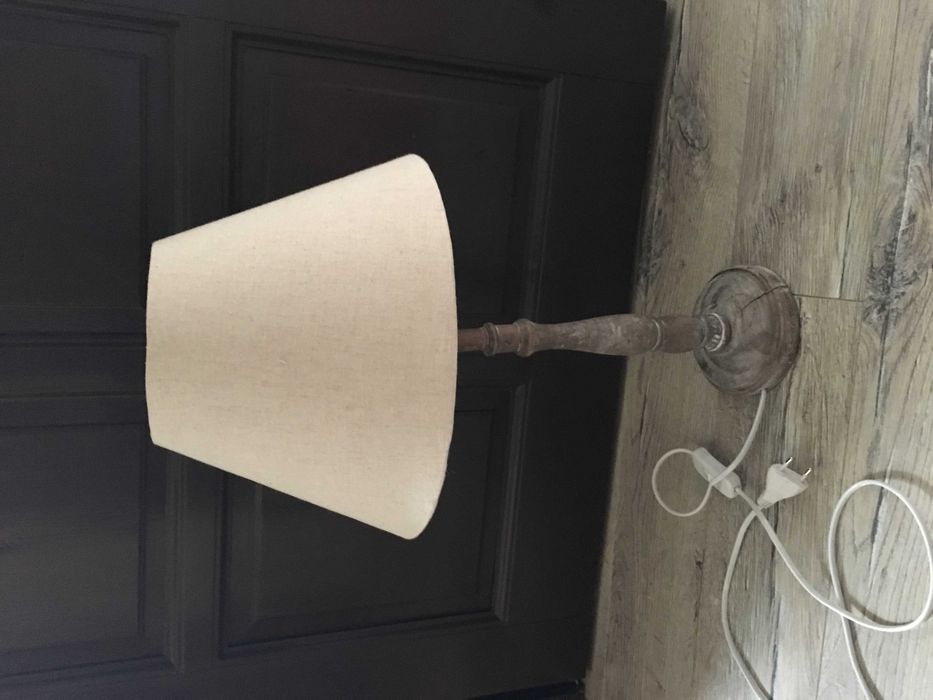 Drewniana lampka boho. Lampa Zara klosz w kwiaty angielski styl