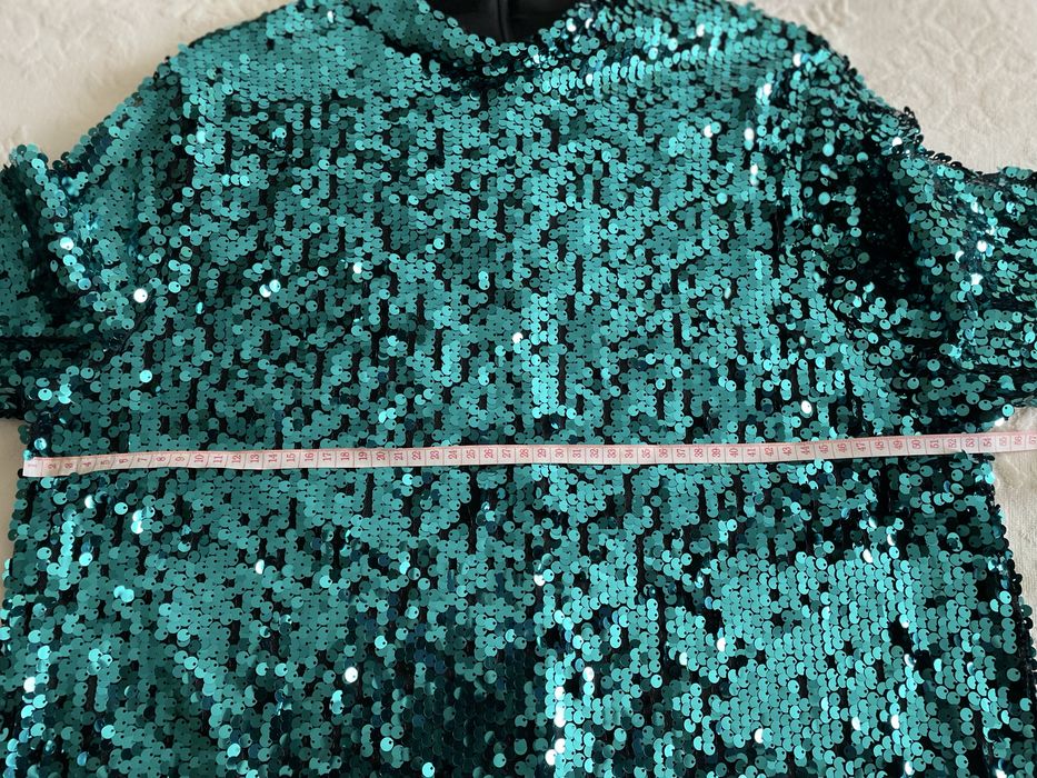 Сукня з паєтками