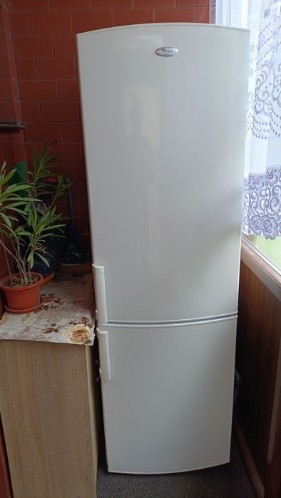 Lodówka Whirlpool biała