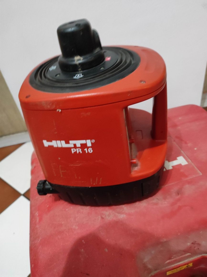 NIWELATOR Laserowy HILTI PR 16 Walizka poziomica