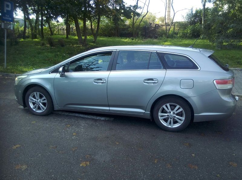 Sprzedam Toyota Avensis 2.0 D4D 2009r Navi klimatronik, zarejestrowana