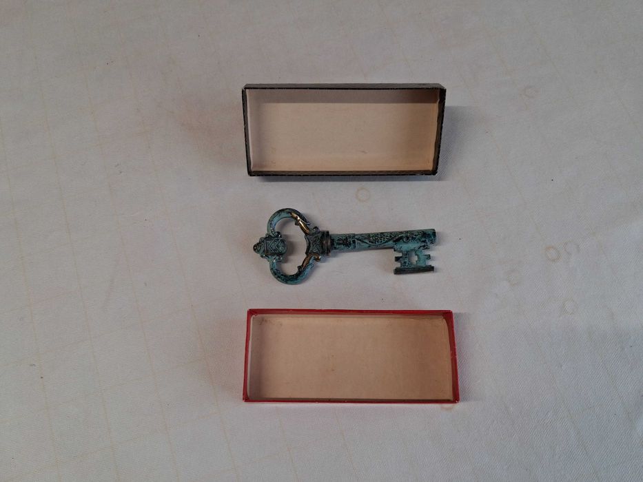 Saca Rolhas Chave Artístico com Caixa