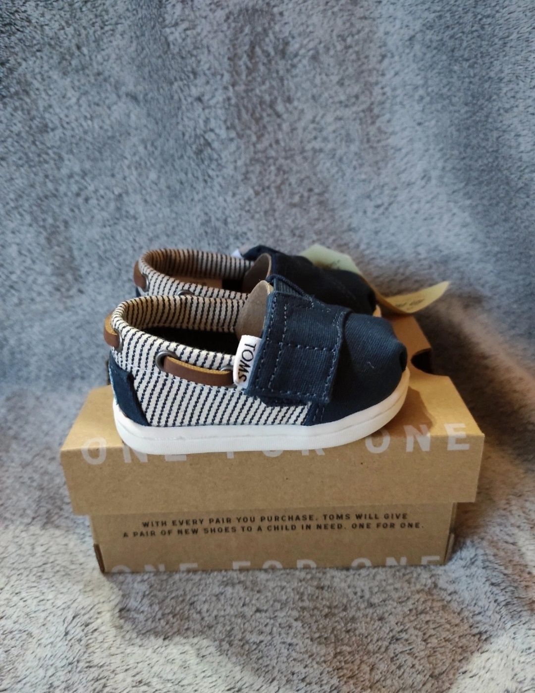 Buty dziecięce Toms rozmiar 17,5