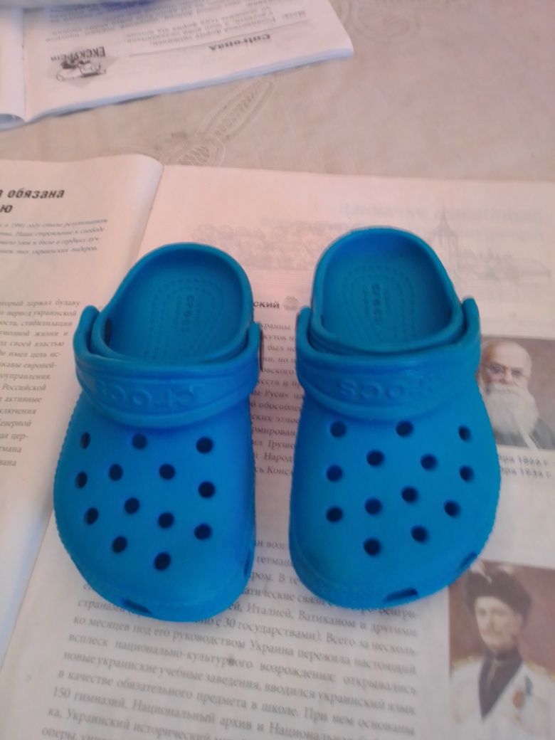 CROCS  детские синие шлепанцы, разм 6