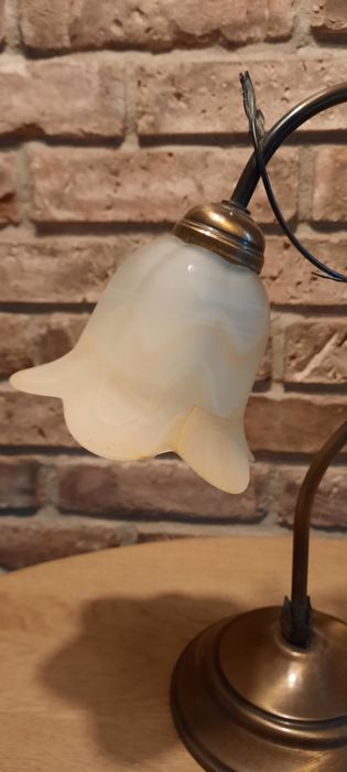 Lampki na komodę