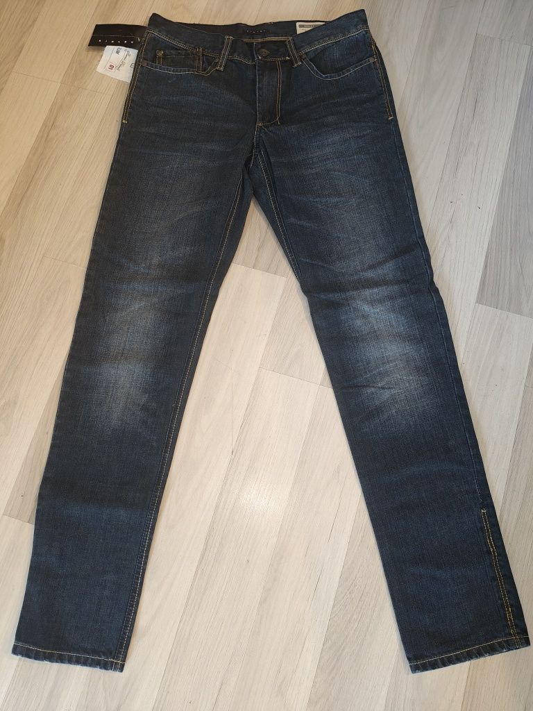 Spodnie Jeansy Sisley 30