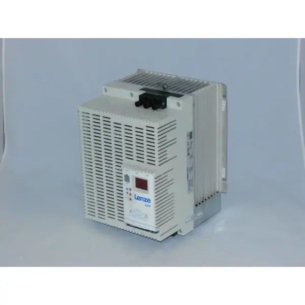 Lenze 8200. 3kw  7.5 kw 11kw 18 kw 
w stanie sprawnym.