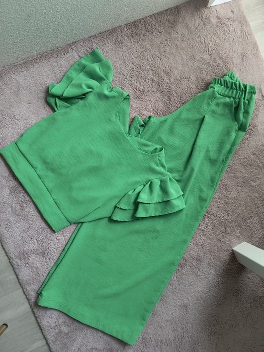 Stylowy komplet dziewczęcy 140