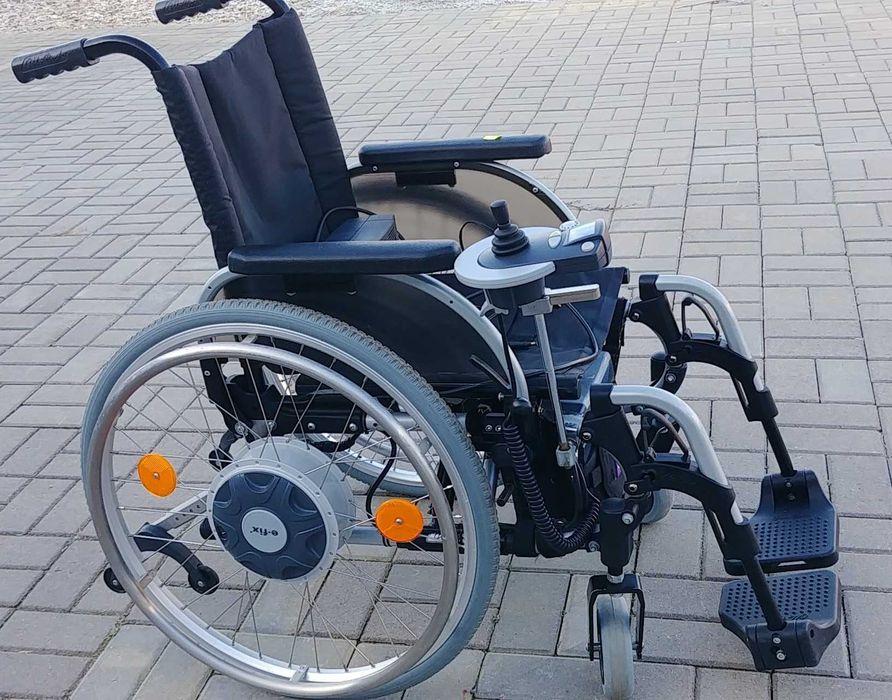 Wózek inwalidzki E-fix 25 lekki z napędem wypinany aku składany