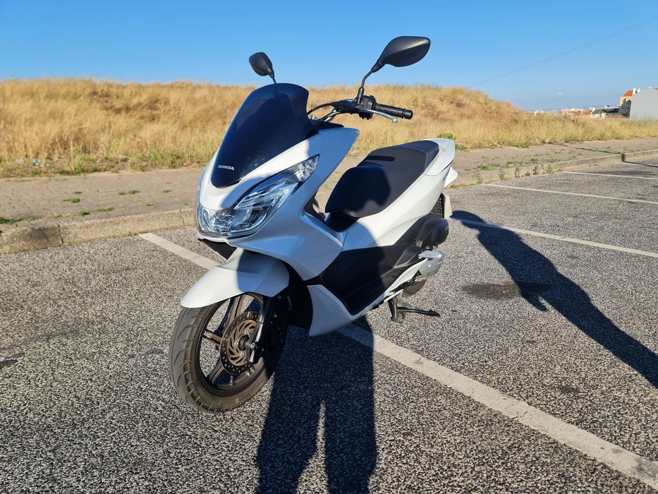 Honda PCX 125 Aluguer semanal -75€