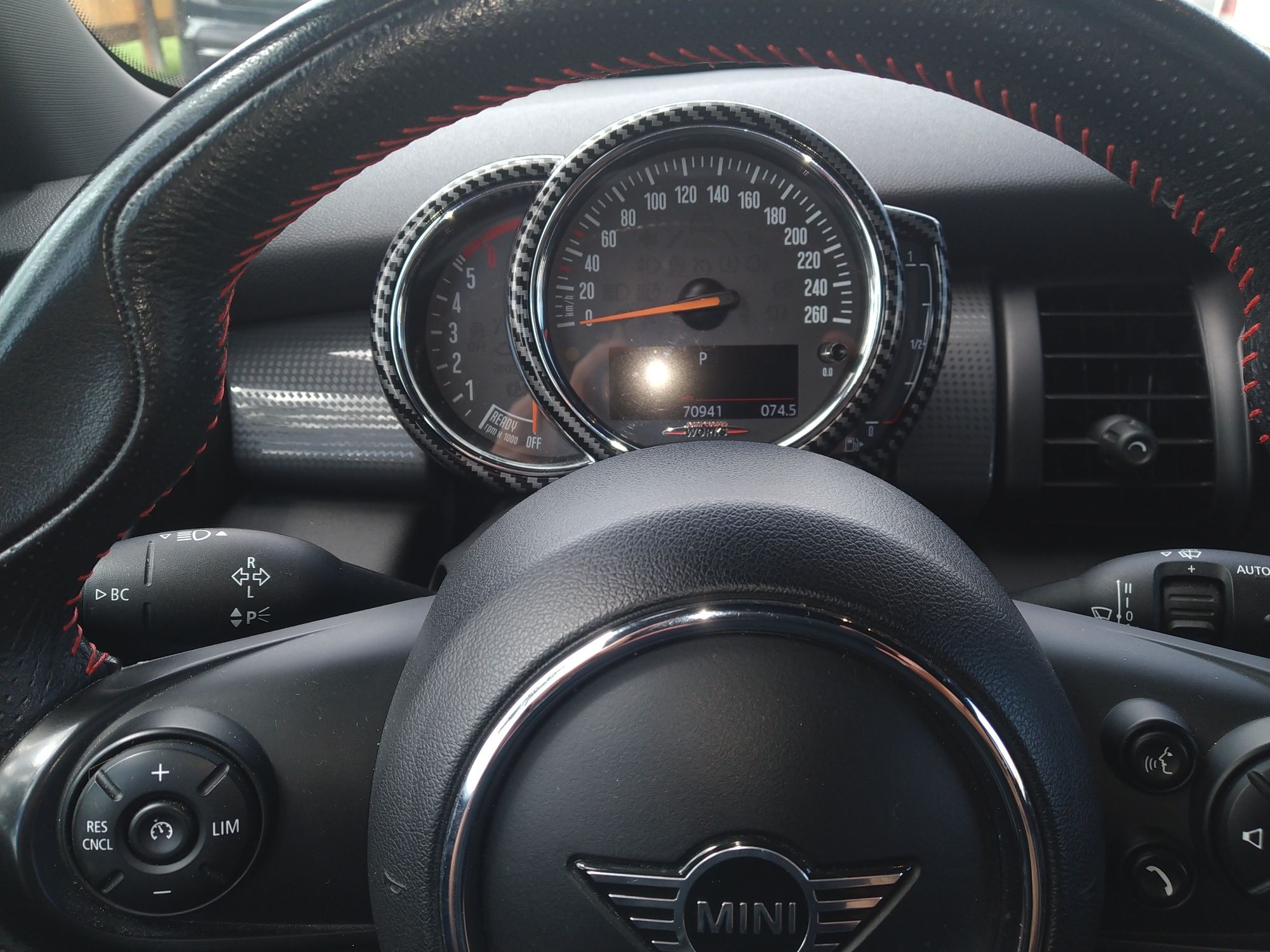 Mini Cooper D com kit JCW automático
