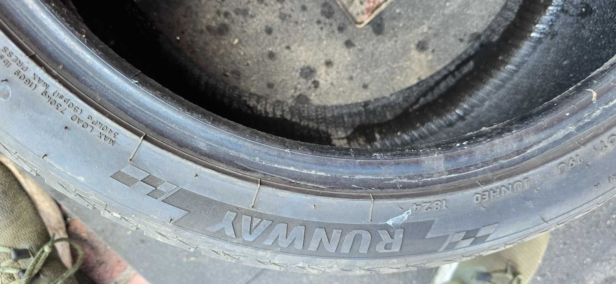 Opony Komplet 4szt Runway Enduro Sport 245/40 R18 2024