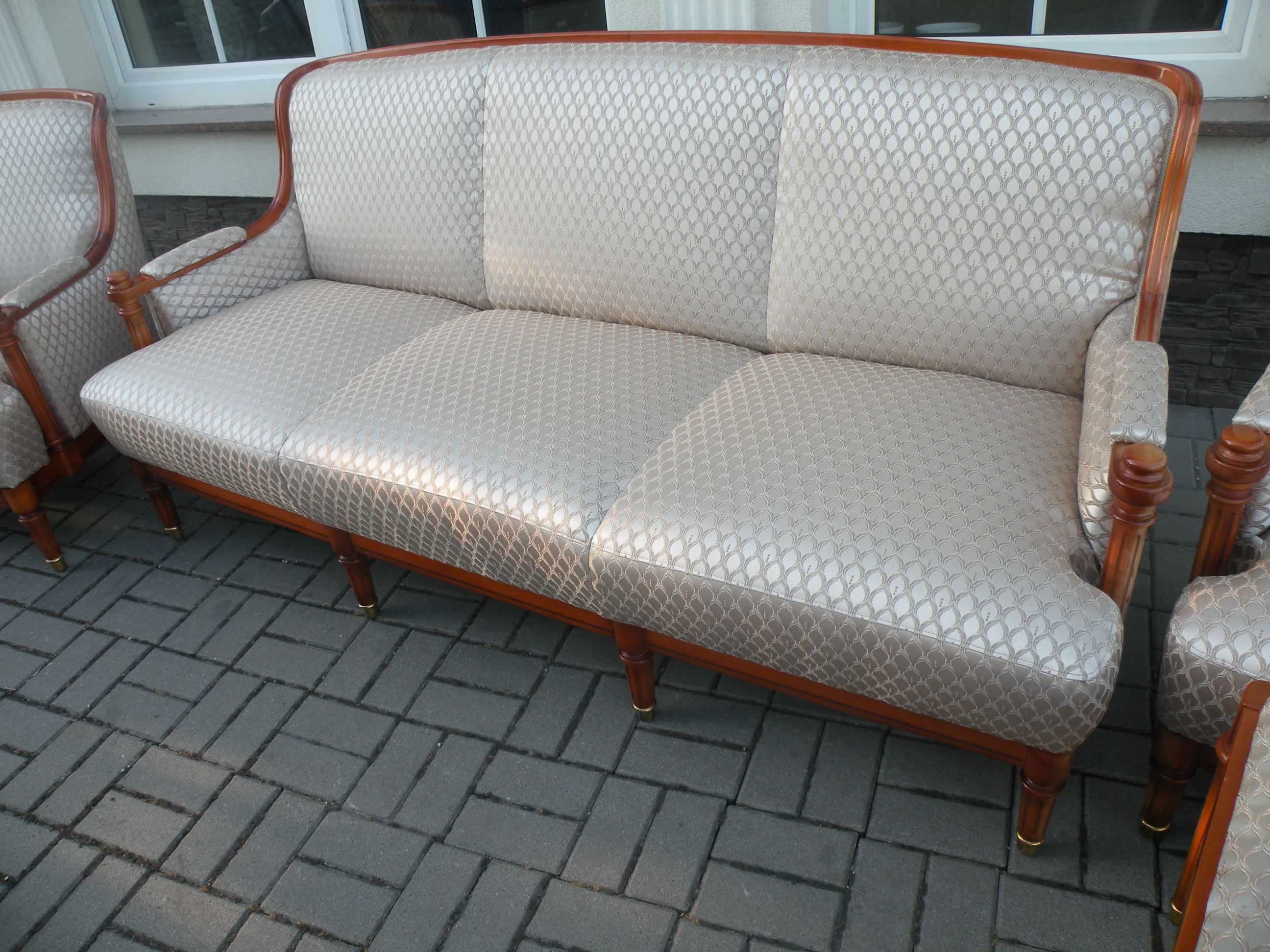 Sofa ,2 fotele i pufa w Stylu Ludwika ,,Warrings"  Po Renowacji