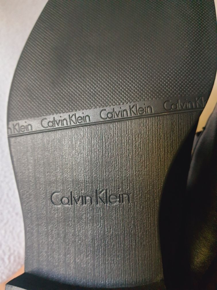 Calvin Klein новые брендовые туфли