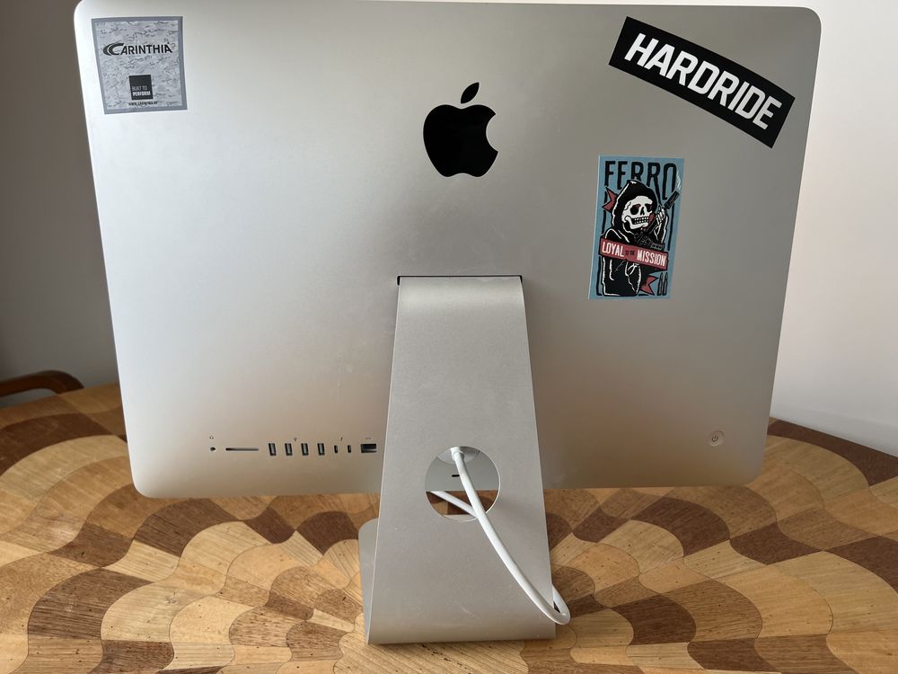 iMac 2019 21.5, 256 SSD, i3 3.6 GHz, 8 Gb