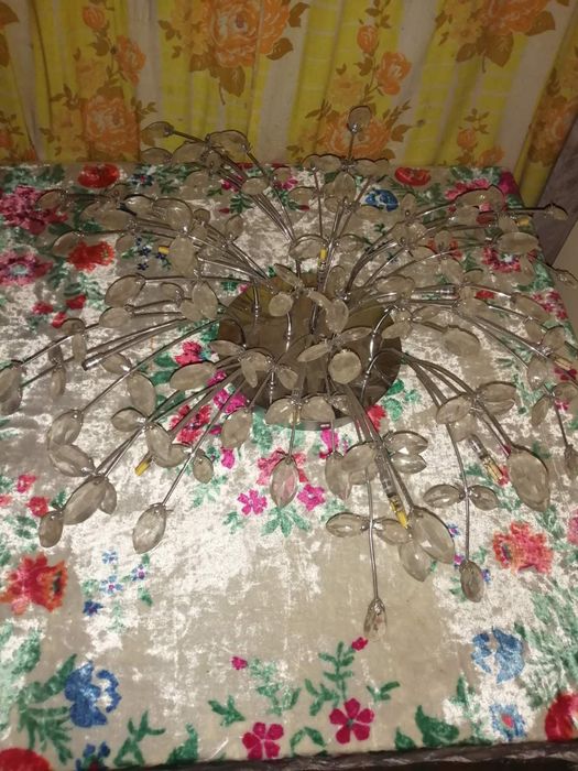Люстра  6  ламповая