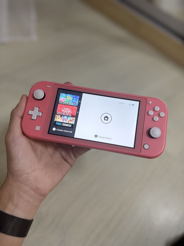 Nintendo Switch lite повністю робоча