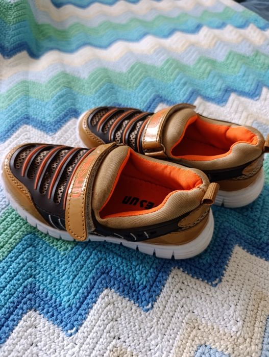 Кросівки нові устілка 17.7