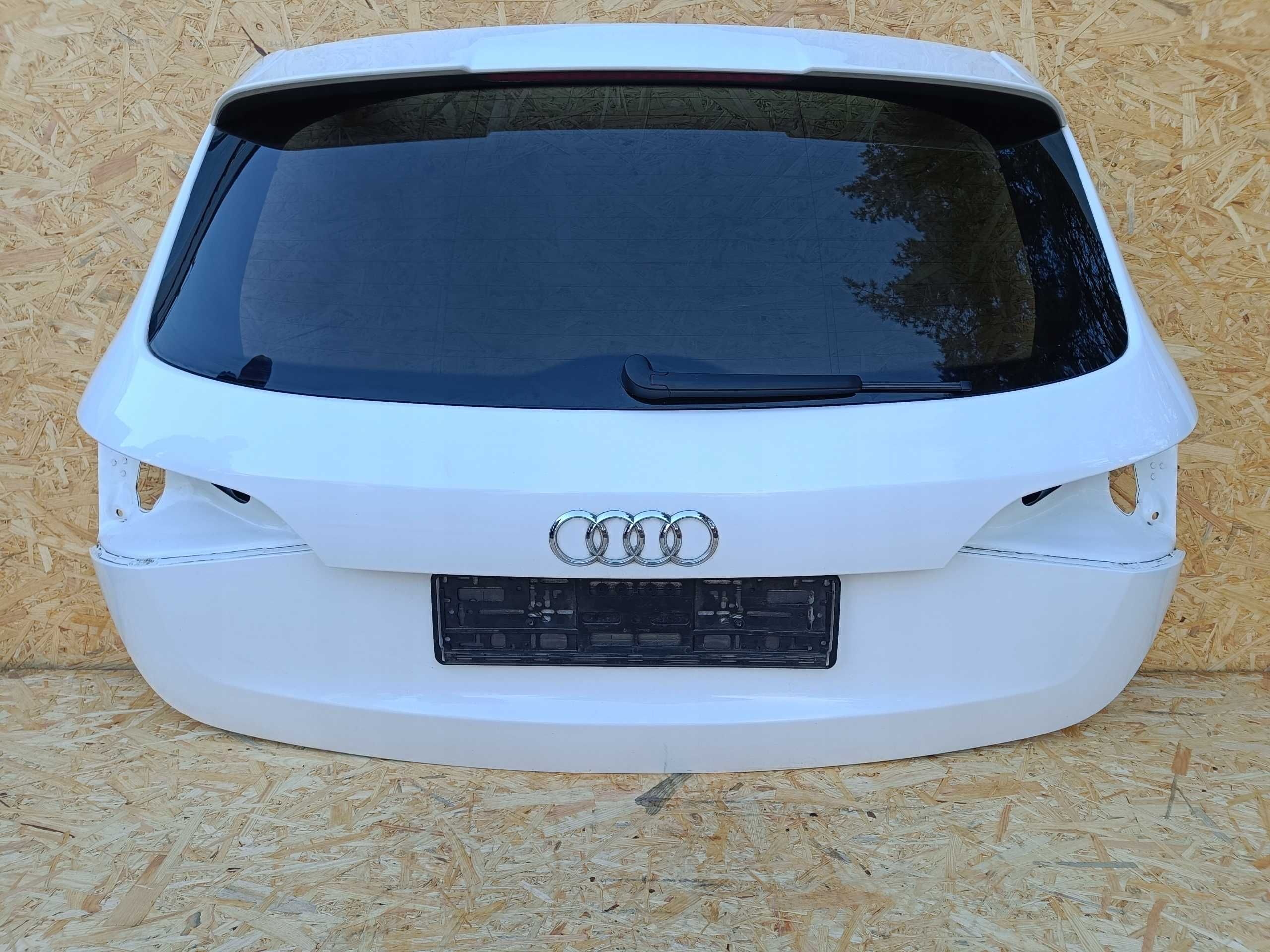 AUDI Q5 8R Крышка багажника