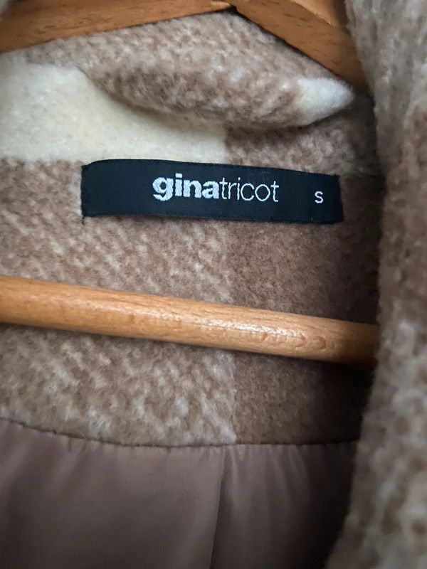Płaszcz w kratke Gina Tricot