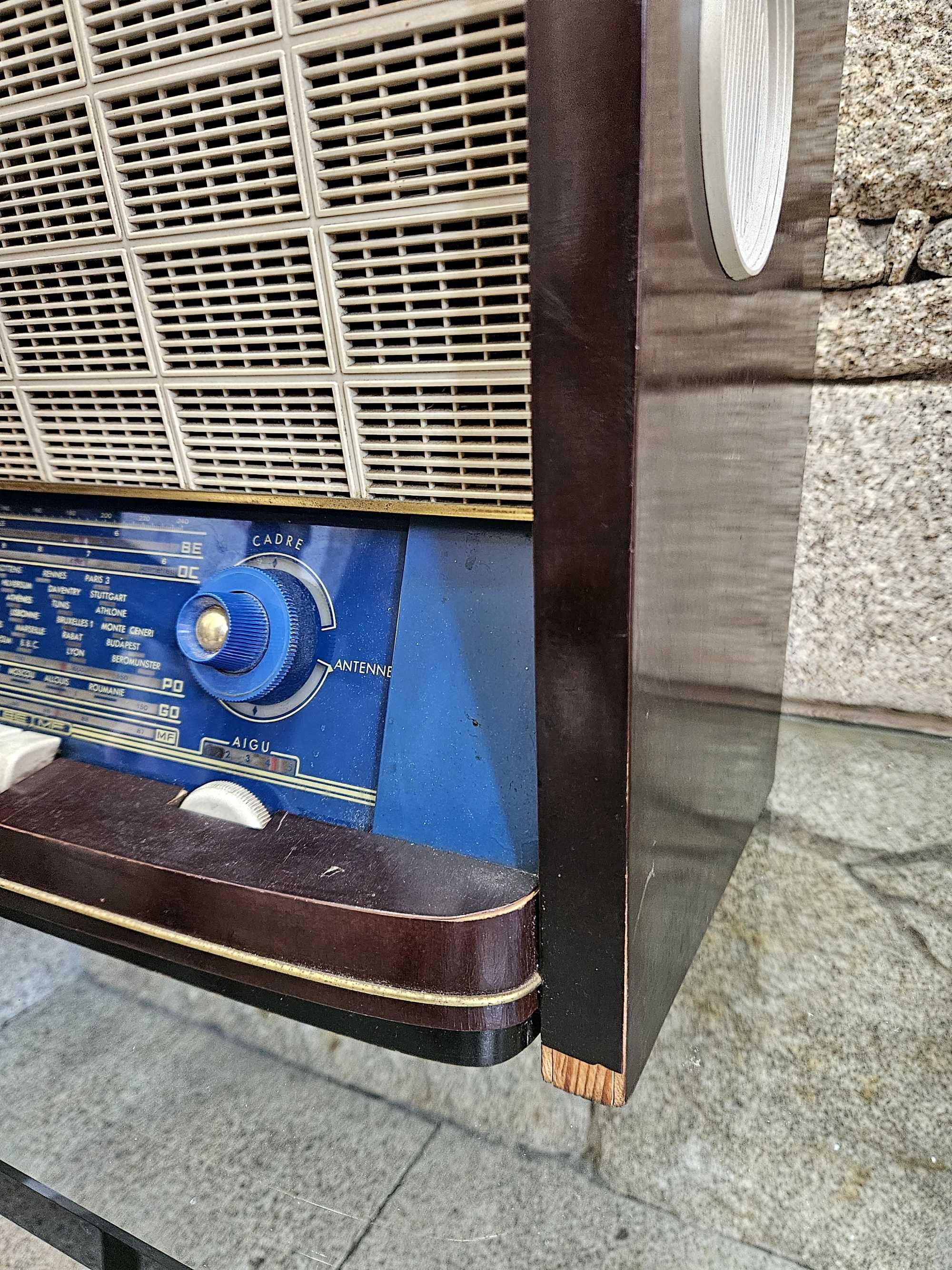 Rádio Vintage La Voix de Son Maître