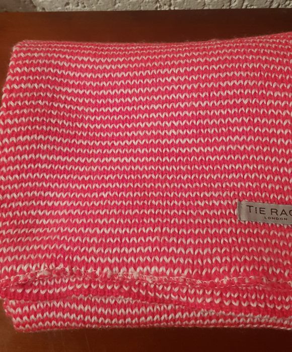 Cachecois e gola 4 unidades de marca Tie Rack