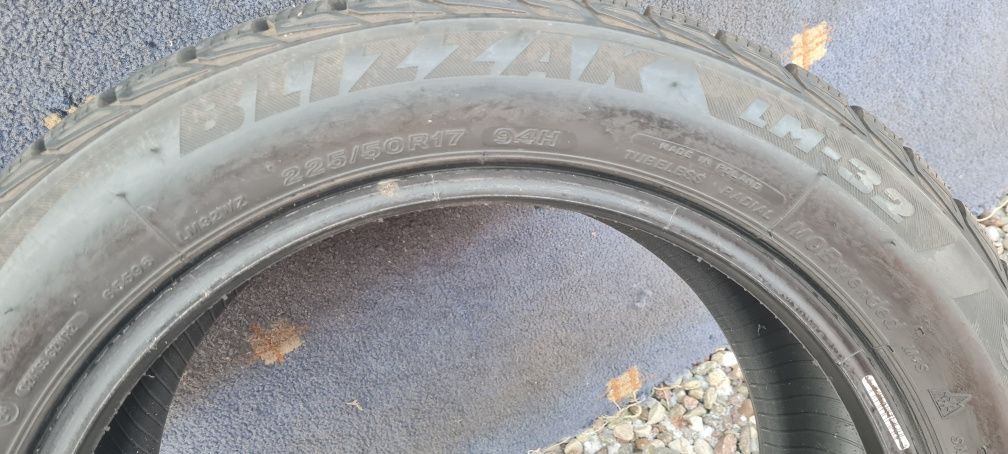 Opona Zimowa Bridgestone 225/50/17 RSC 8.1MM 1719 Blizzak LM-32 94H