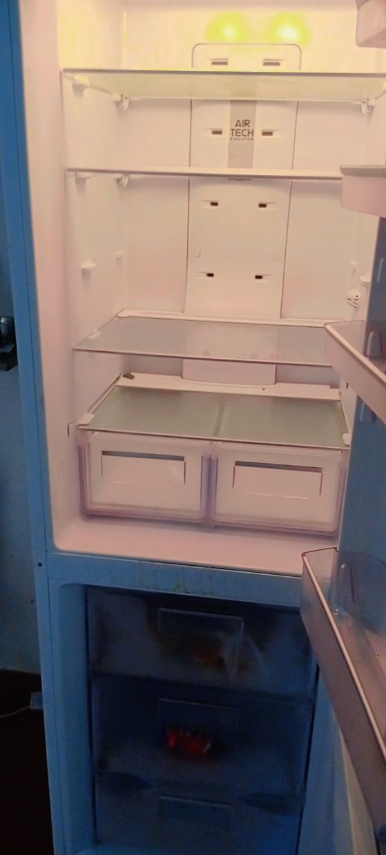 Холодильник, в хорошому стані