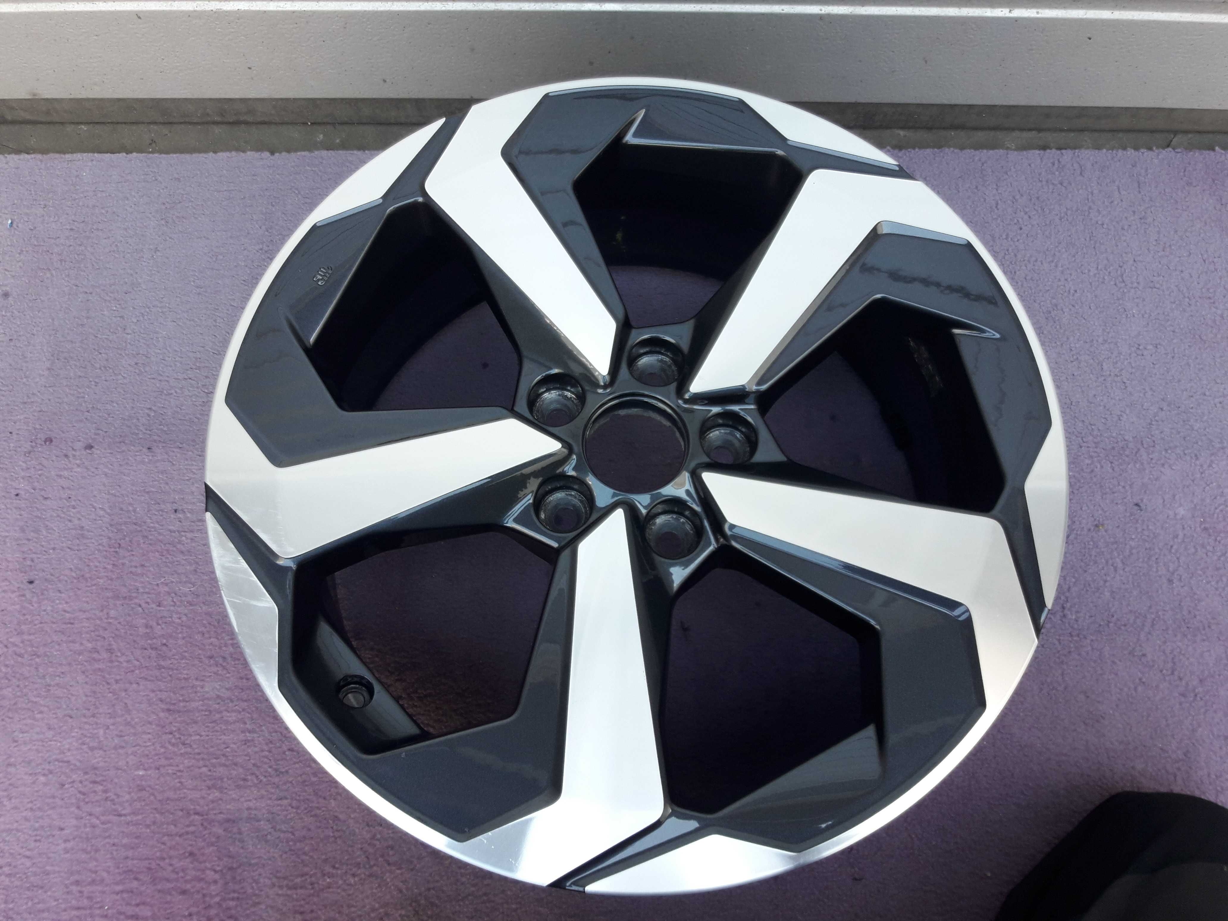 Felga Aluminiowa 18 Cali Nissan QASHQAI III ET45 5x114.3