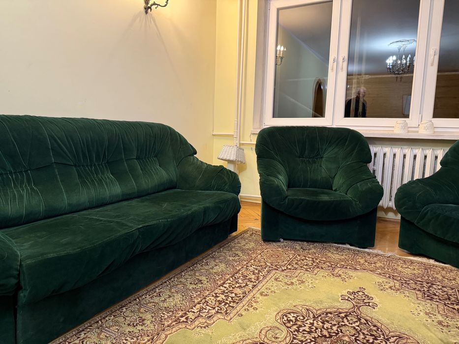 Wypoczynek: sofa i dwa fotele. Ława gratis