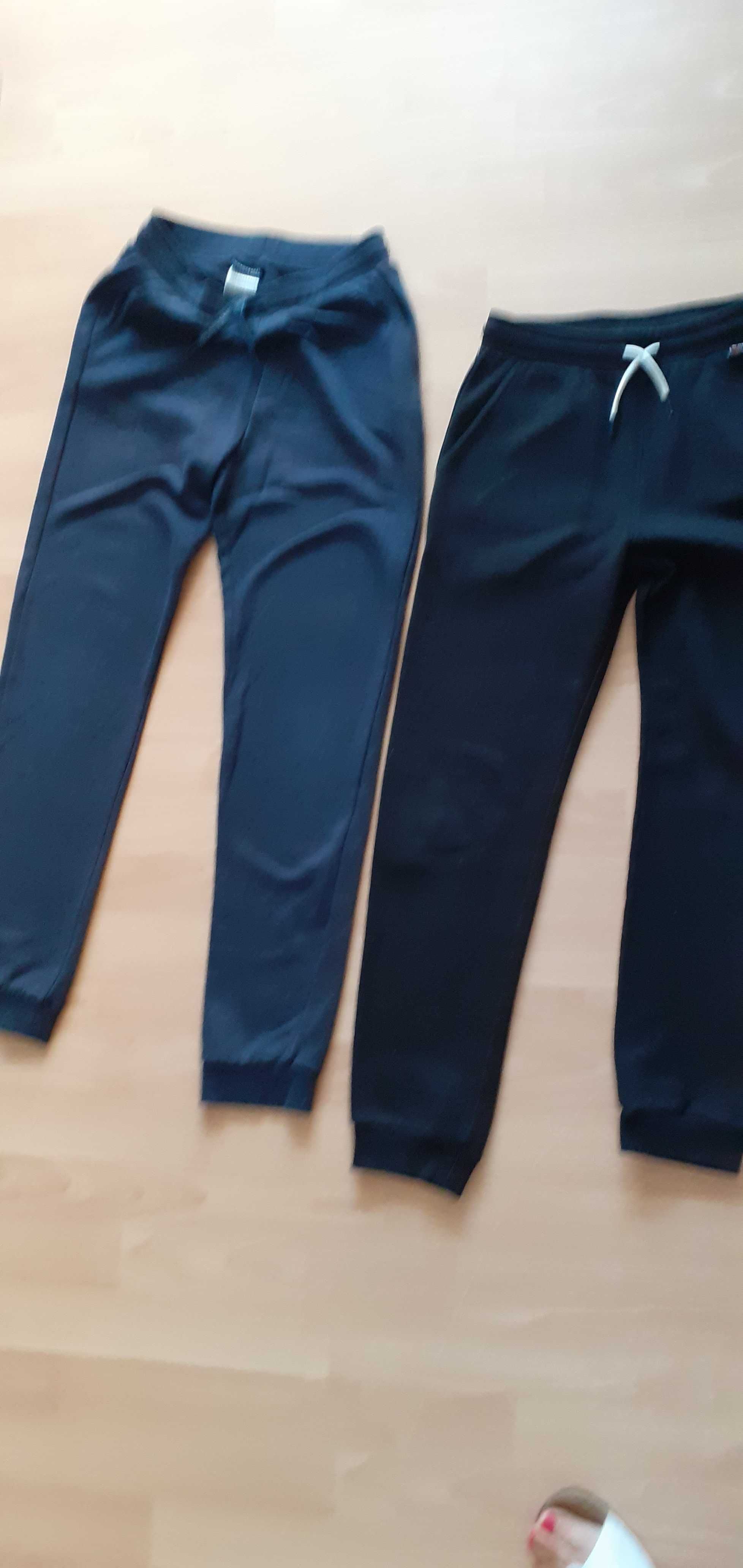 Spodnie dresowe rozm 168-. Nukutavake N/TEEN