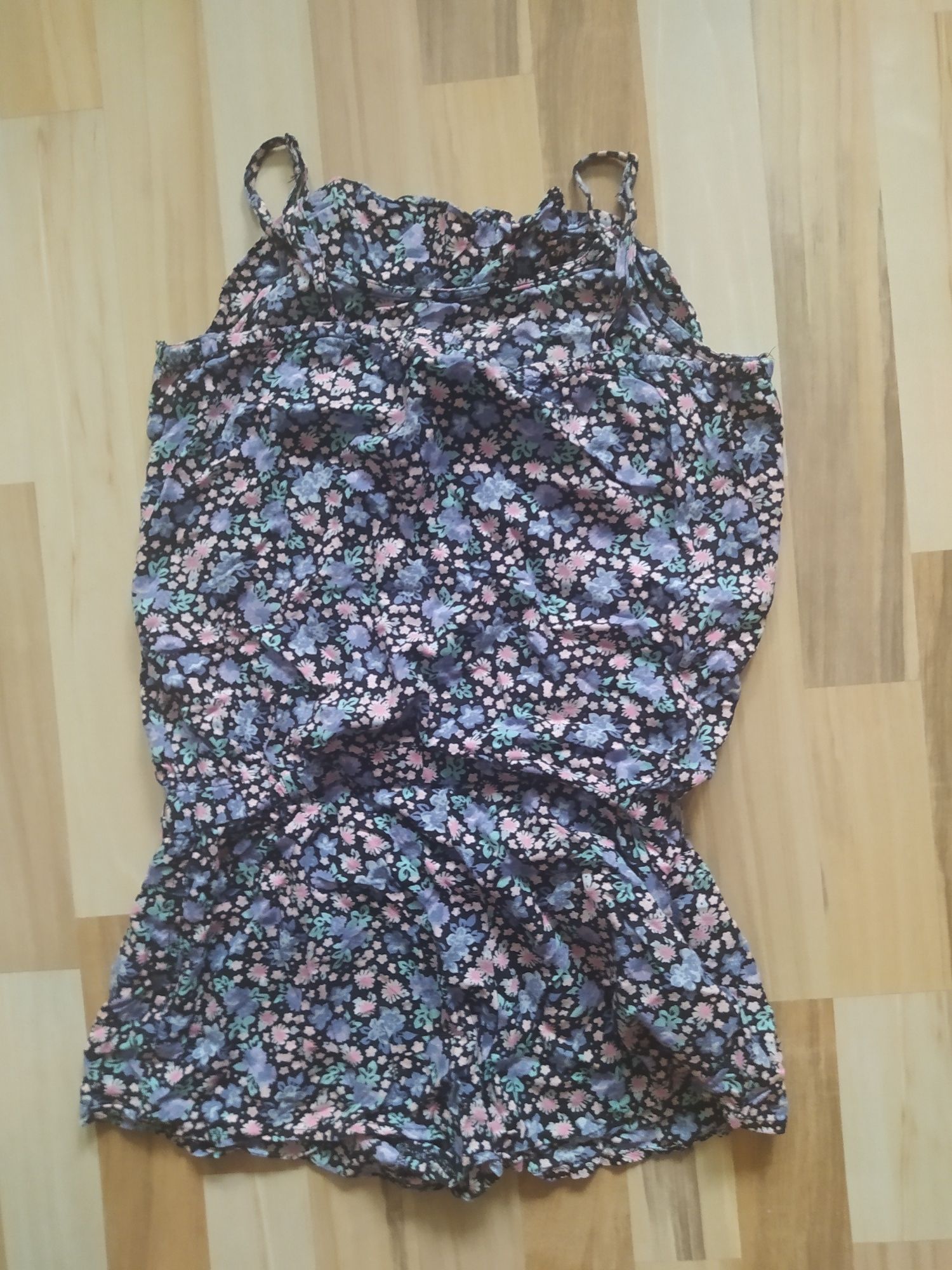 Kombinezon w kwiatuszki na lato rozmiar 152 H&M