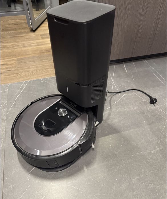 Irobot roomba i7+