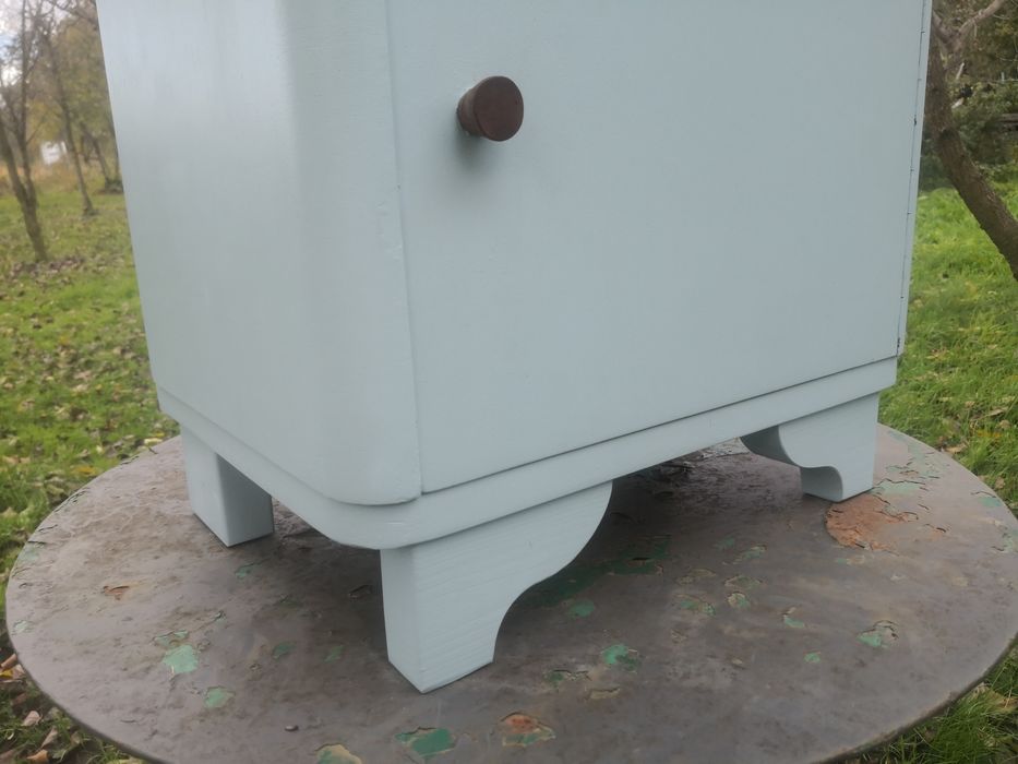 Szafka nocna po renowacji