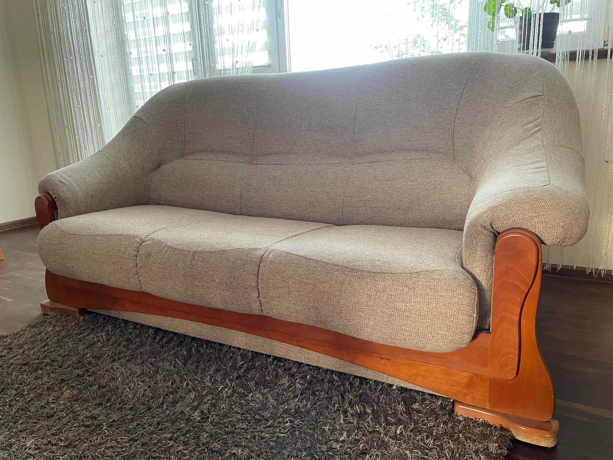 Komplet mebli kanapa, fotele, ława i komoda