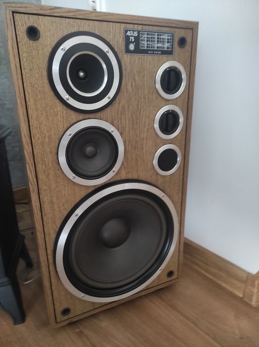 Sprzedam zestaw Sony Wega głośniki altus 75