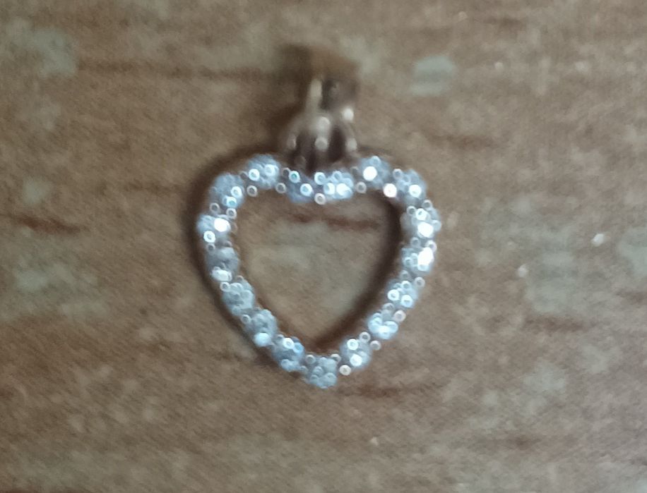 Кулончик золотое сердечко с фианитами