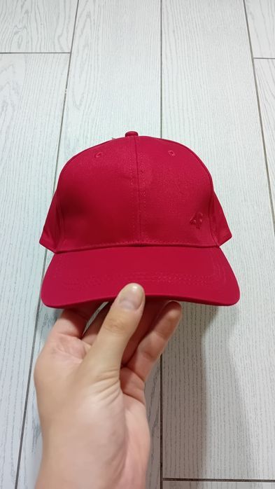 Nowa! Oryginalna 4F czapka z daszkiem czerwona