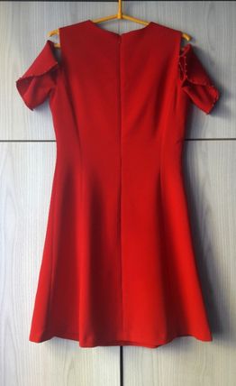 Czerwona sukienka Reserved biurowa do pracy wigilia święta nowa