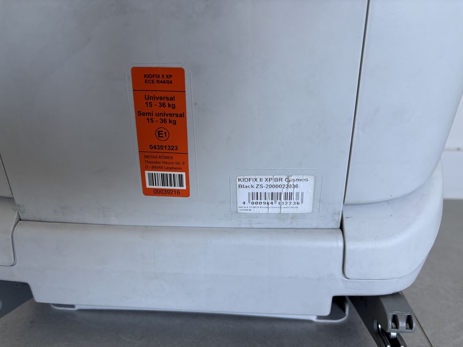 Fotelik Britax Römer Kidfix II XP 15–36 kg Black ISOFIX